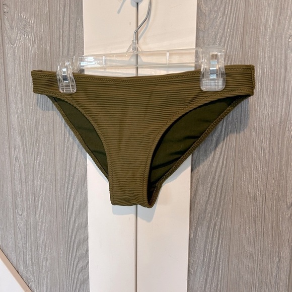 D05.15. H&M Olive Green Ribbed bikini bottoms Size 4 - Picture 1 of 3